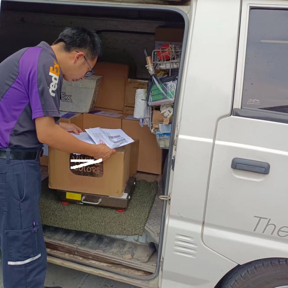 الطلاء المائي للهند تسليم العملاء عن طريق FEDEX الرسمي بنجاح